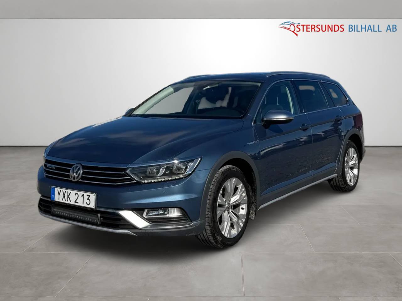 Volkswagen Passat Alltrack 2.0 TDI 4M Euro 6 Cockpit D-värm B-kamera Pano Dragkrok