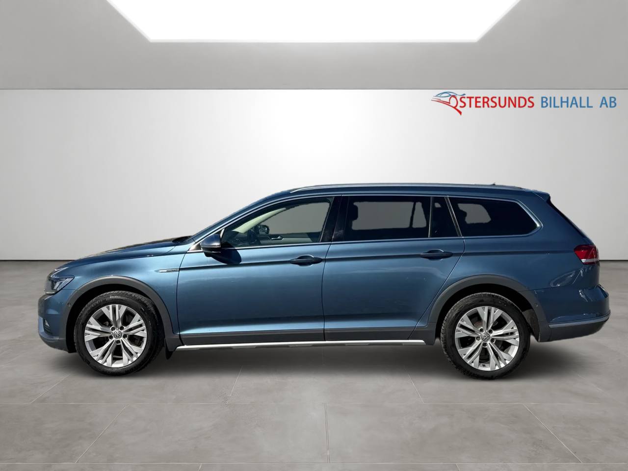 Volkswagen Passat Alltrack 2.0 TDI 4M Euro 6 Cockpit D-värm B-kamera Pano Dragkrok