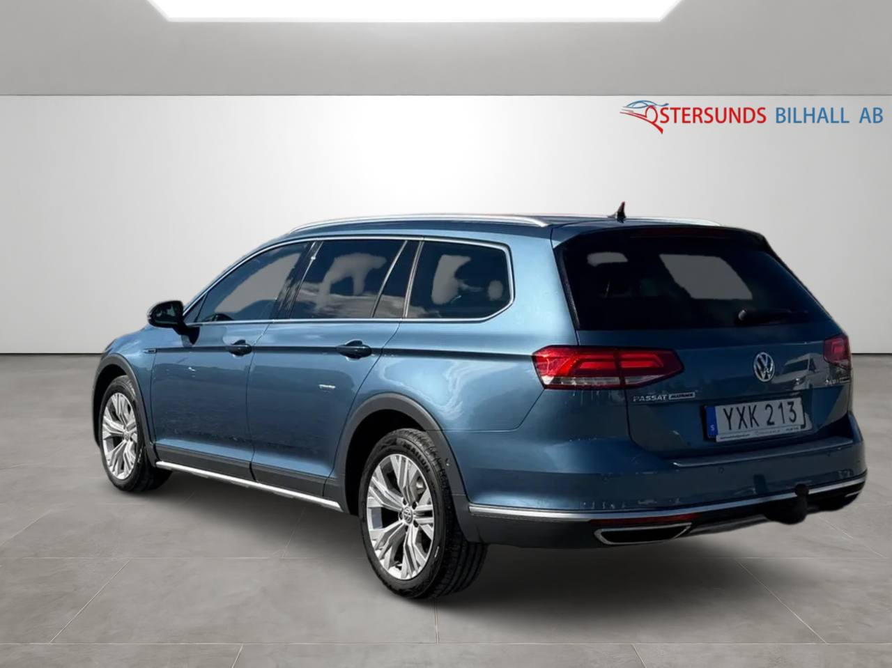Volkswagen Passat Alltrack 2.0 TDI 4M Euro 6 Cockpit D-värm B-kamera Pano Dragkrok