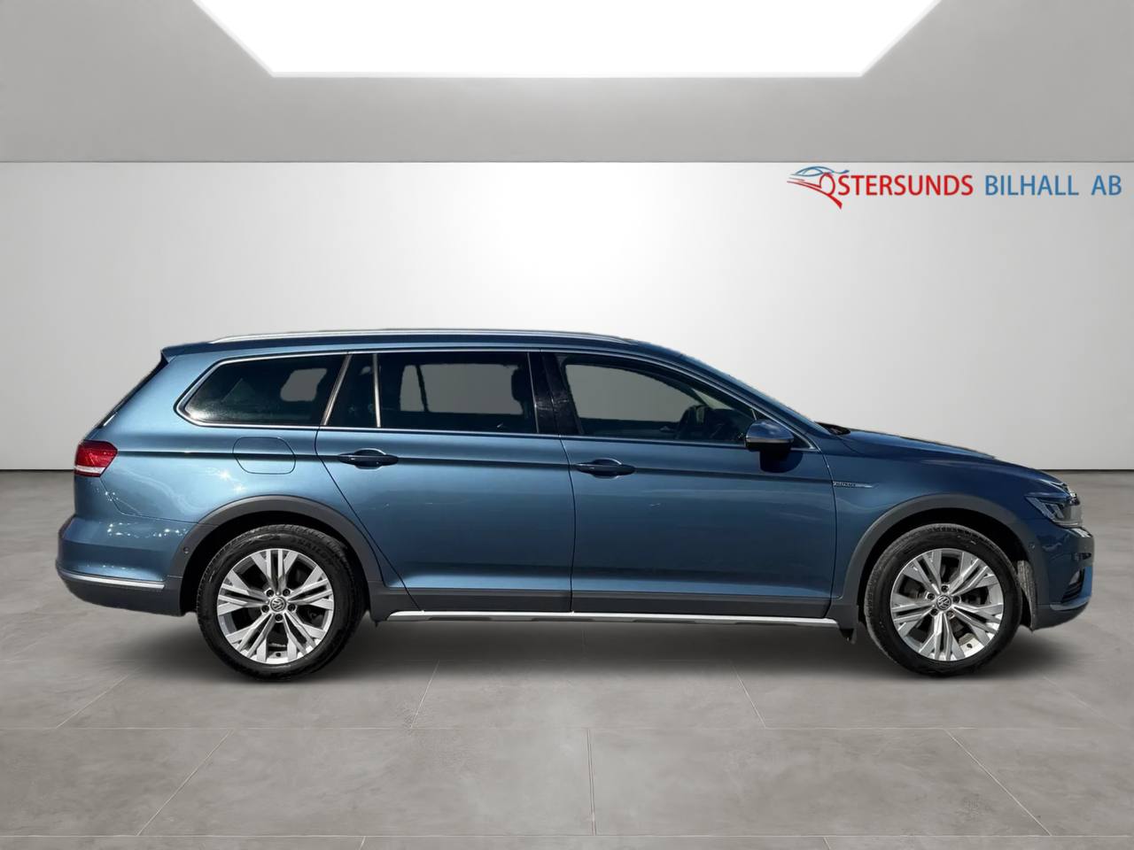 Volkswagen Passat Alltrack 2.0 TDI 4M Euro 6 Cockpit D-värm B-kamera Pano Dragkrok