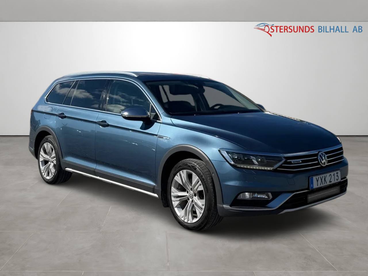 Volkswagen Passat Alltrack 2.0 TDI 4M Euro 6 Cockpit D-värm B-kamera Pano Dragkrok
