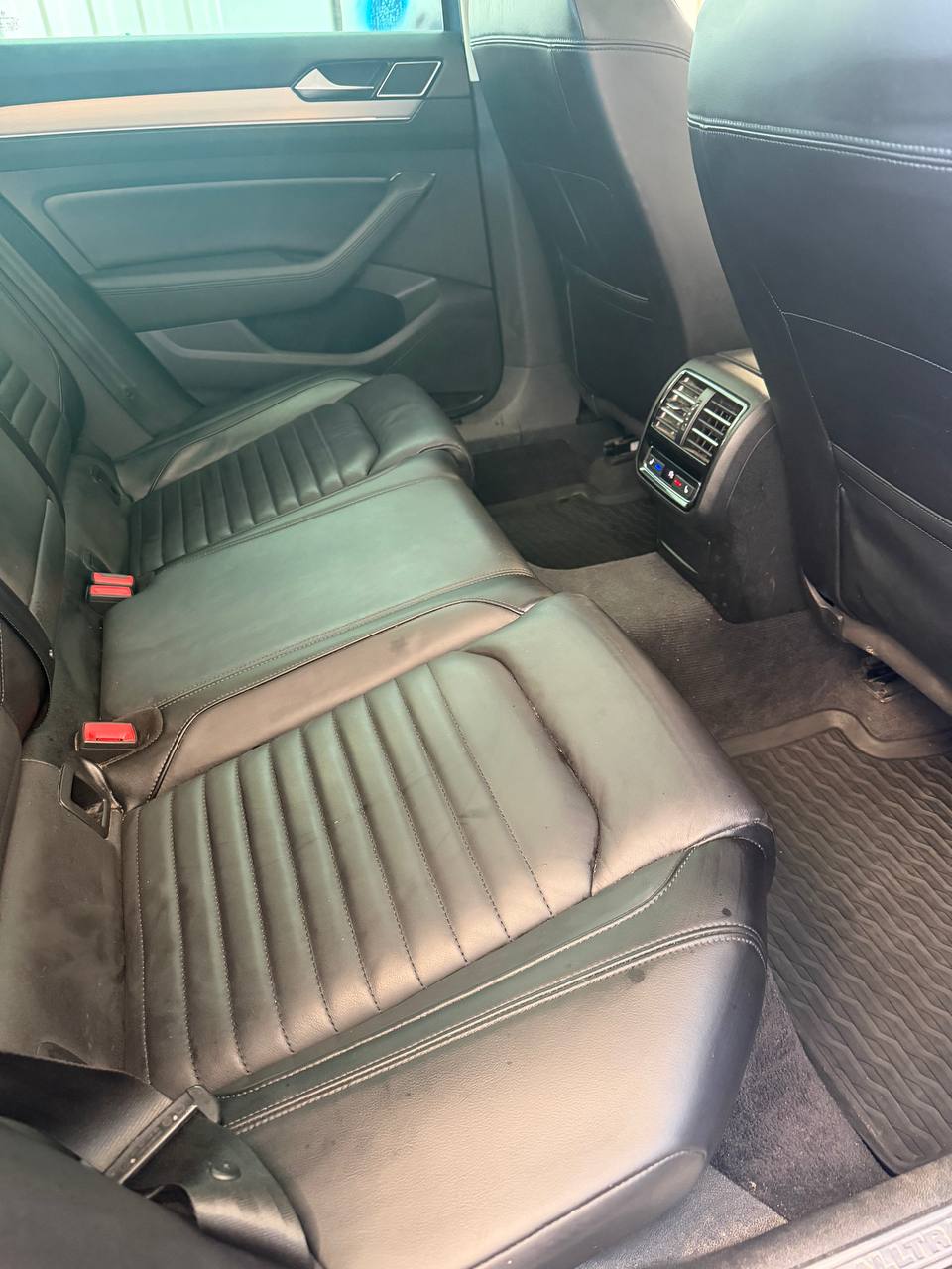 Volkswagen Passat Alltrack 2.0 TDI 4M Euro 6 Cockpit D-värm B-kamera Pano Dragkrok