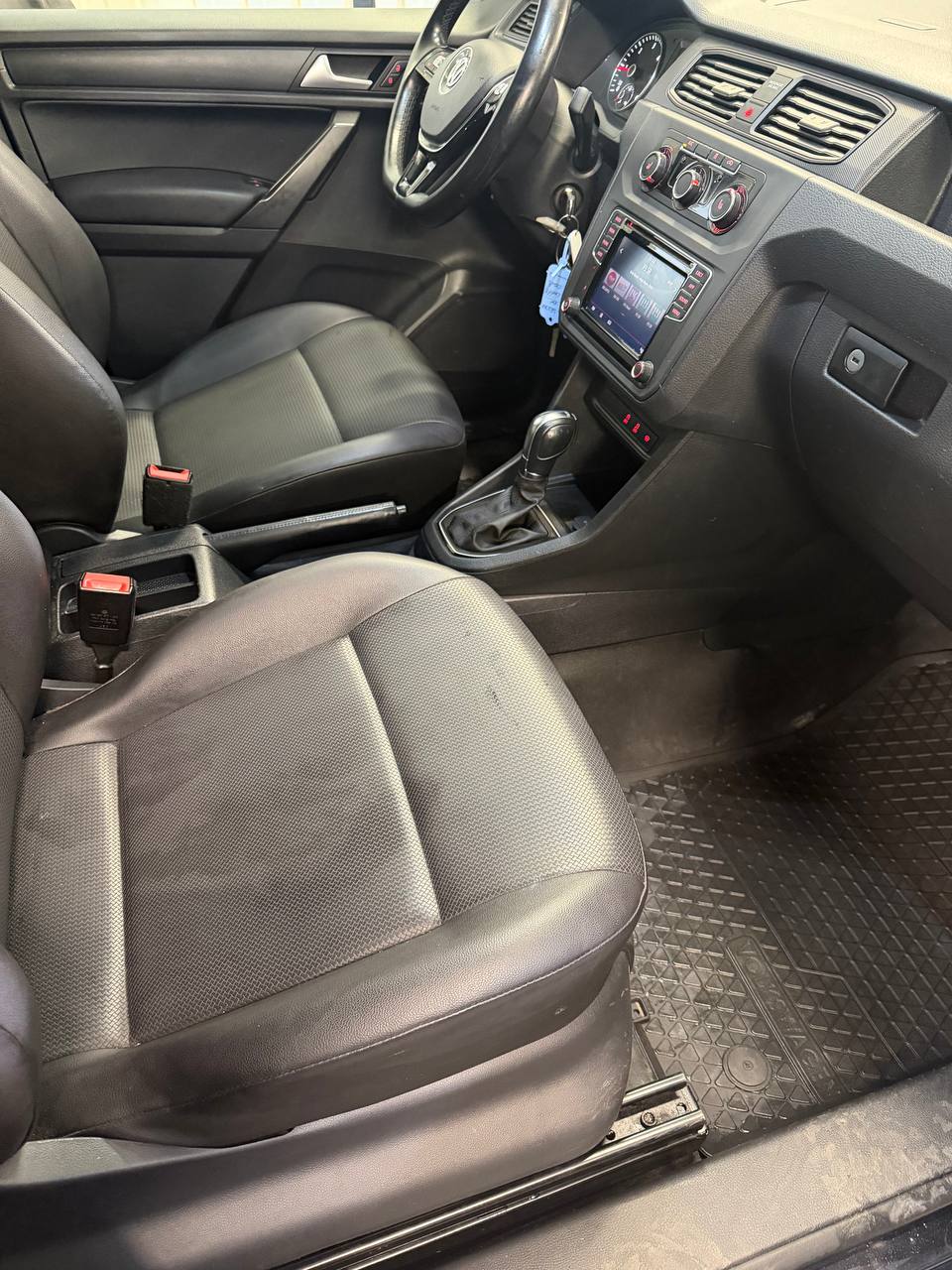 Volkswagen Caddy Maxi Van 2.0 TDI BMT 4Motion Dubbla skjutdörrar D-värm 1bruk