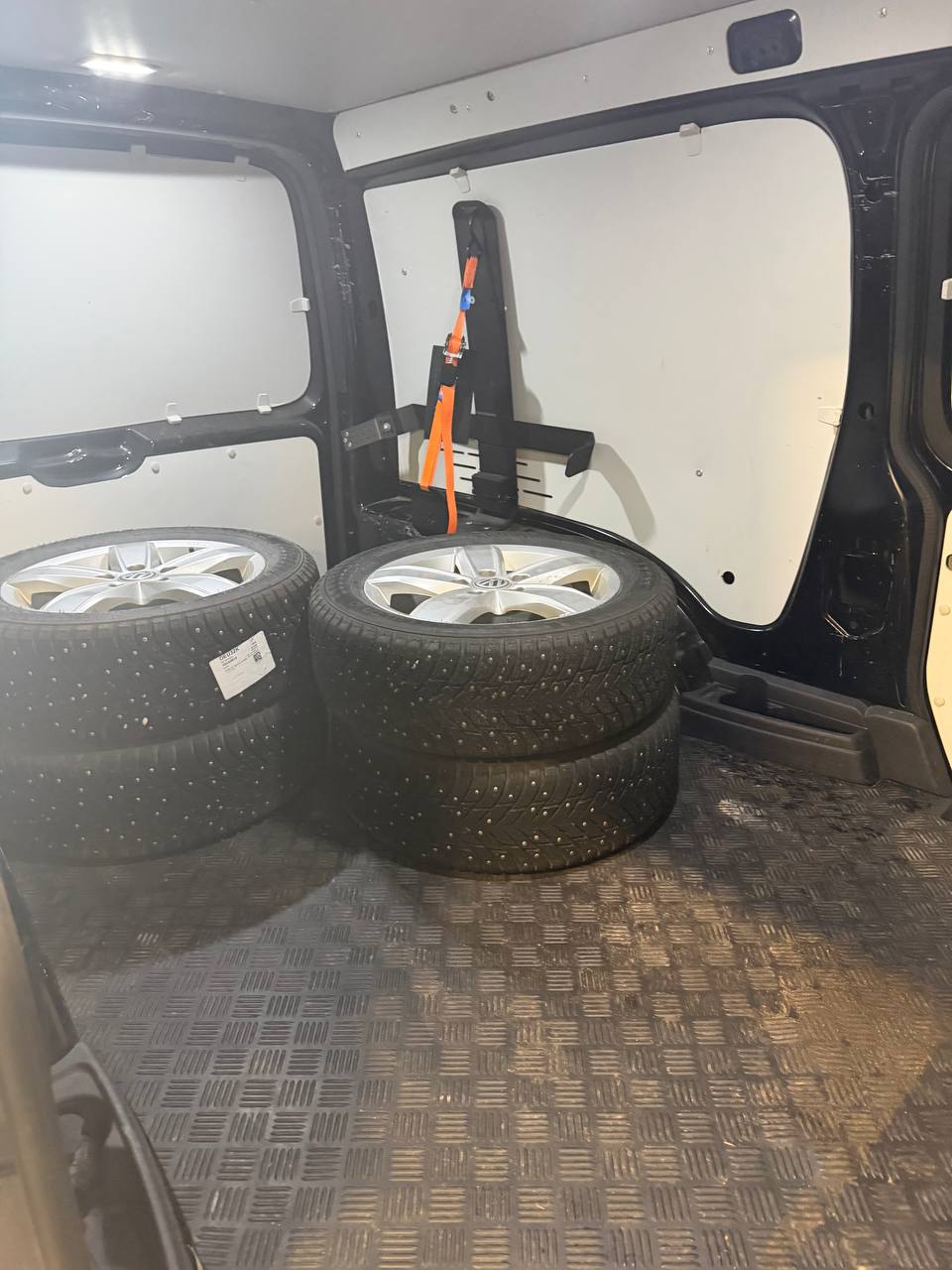Volkswagen Caddy Maxi Van 2.0 TDI BMT 4Motion Dubbla skjutdörrar D-värm 1bruk
