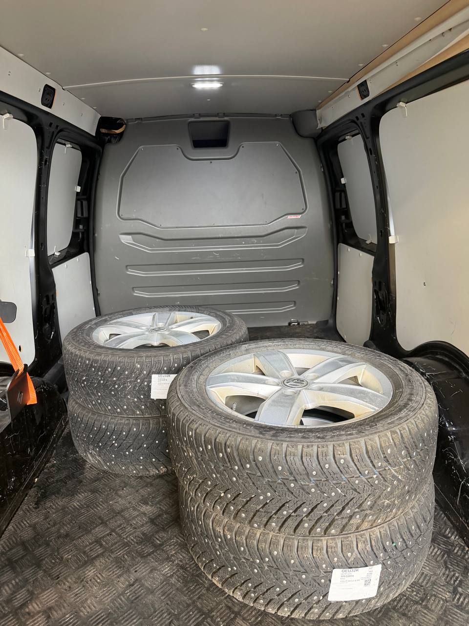 Volkswagen Caddy Maxi Van 2.0 TDI BMT 4Motion Dubbla skjutdörrar D-värm 1bruk