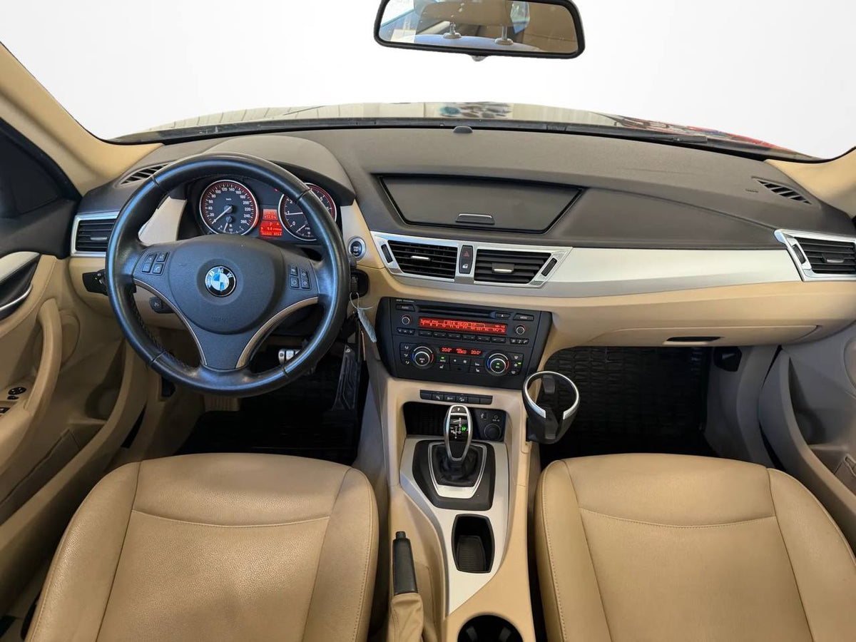 BMW X1 xDrive28i Steptronic Pano M-värm