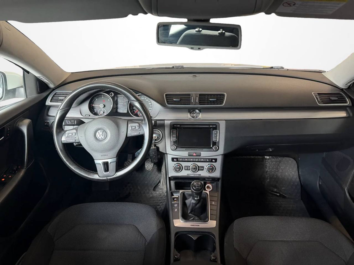 Volkswagen Passat Variant 2.0 TDI DPF BMT 4M D-värm Ny Kamrem