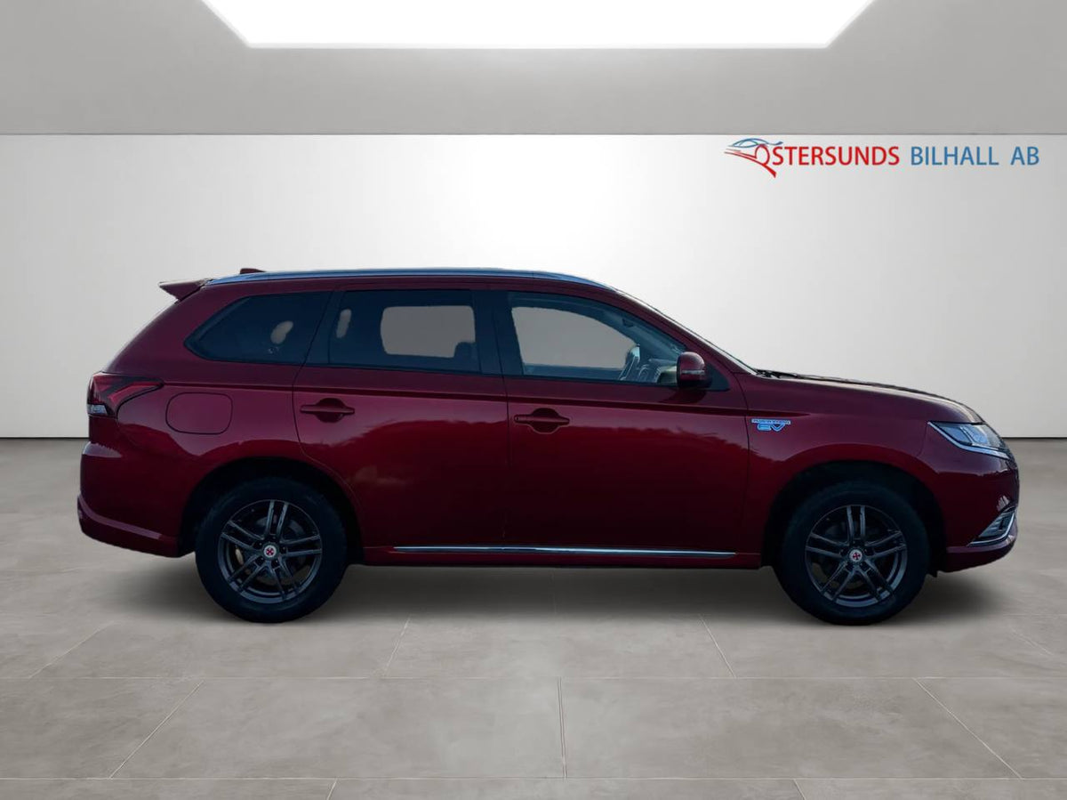 Mitsubishi Outlander PHEV CVT Fleet Edition|Drag|Kamera|Rattvärme|1brukare